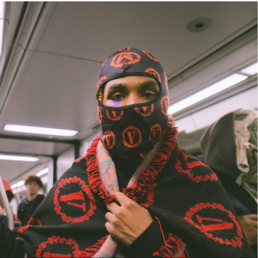 SOLD 
Vlone x Juice Wrld Face Mask /999 - Picture 2 of 4